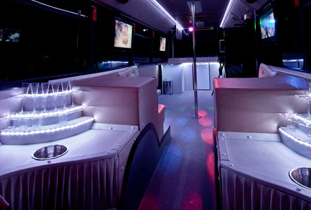 partybusz-belso-kepek-50-fos-mercedes-partybusz