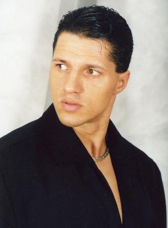 chippendale-fiu-zsolt-1