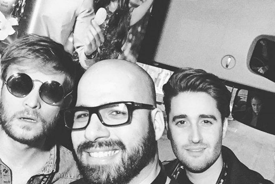 Puskás Peti, Lotfi Begi és Király Viktor az Eveningstar Partybuson.