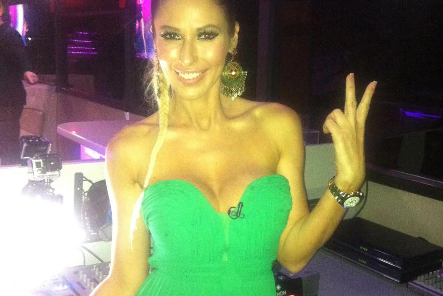 SuperTV2-Hal-a-tortán-forgatás-a-partybuszon